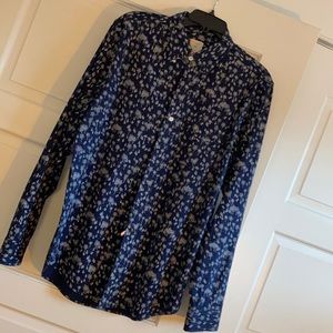Gap long sleeved button down Oxford shirt